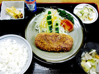 <span class="icon-recommend">特製牛肉メンチ定食 1,650円</span>